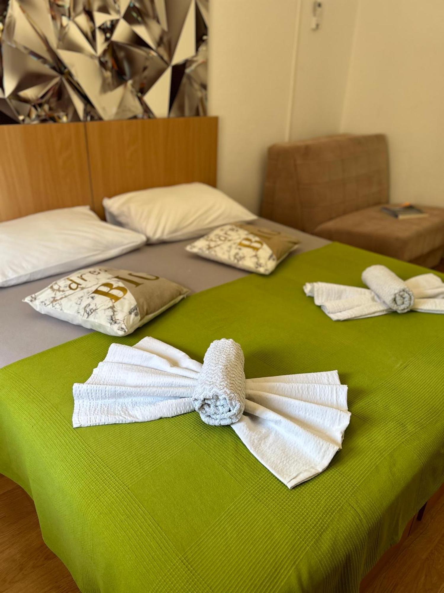 4 Sisters Apartments Gradac  Extérieur photo