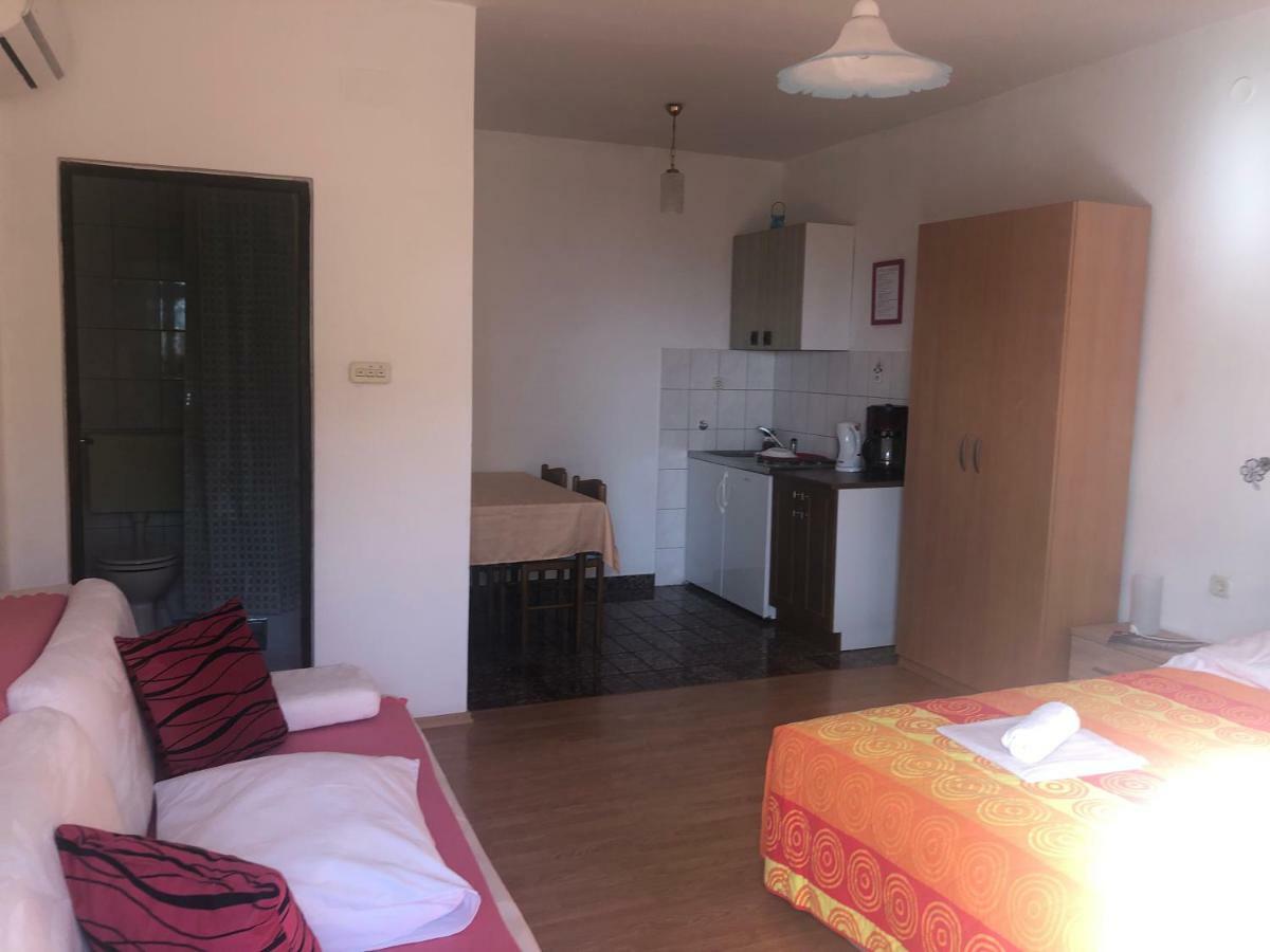 4 Sisters Apartments Gradac  Extérieur photo